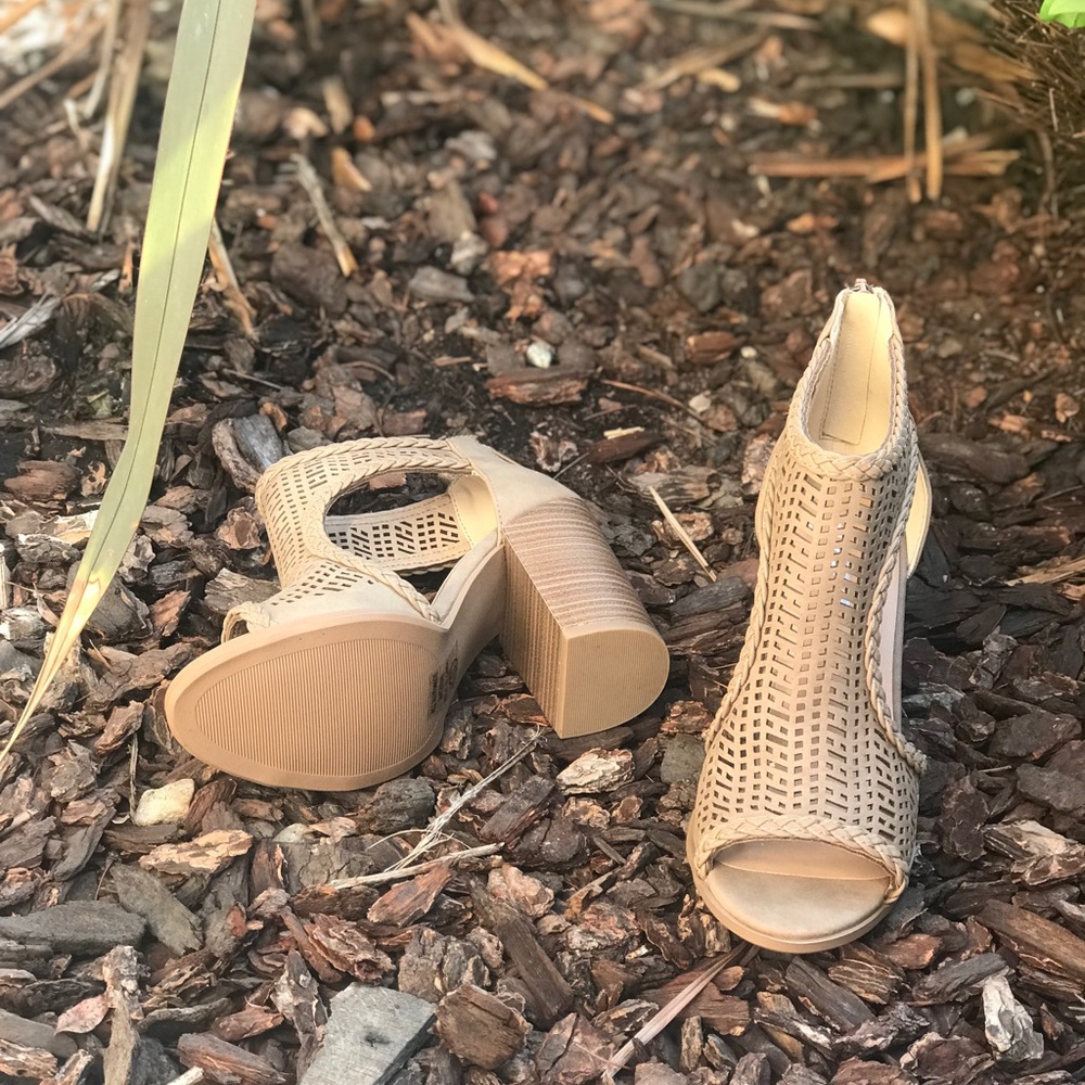Taupe laser cutout booties with braided detail - Picture 5 of 7